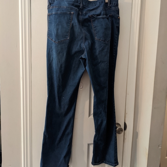 Sz 18 jeans with stretch boot cut - Picture 6 of 6
